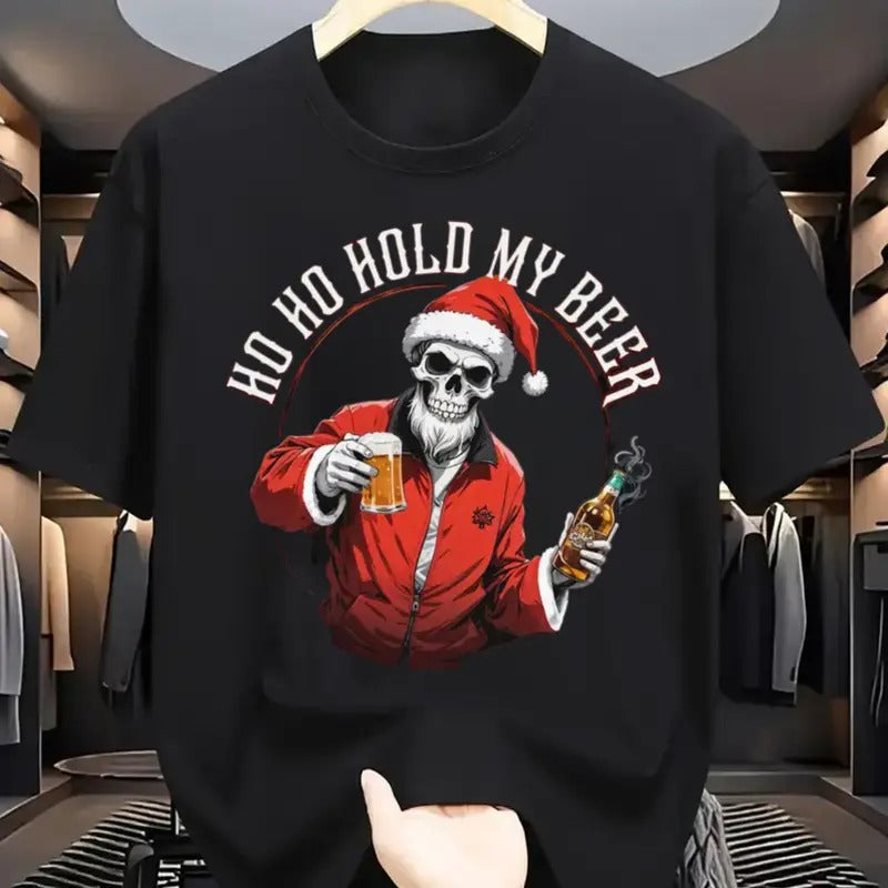 Men's Skull Wearing Christmas Hat Holding Drink Print Crew Neck Short Sleeve T-Shirt, Casual Daily