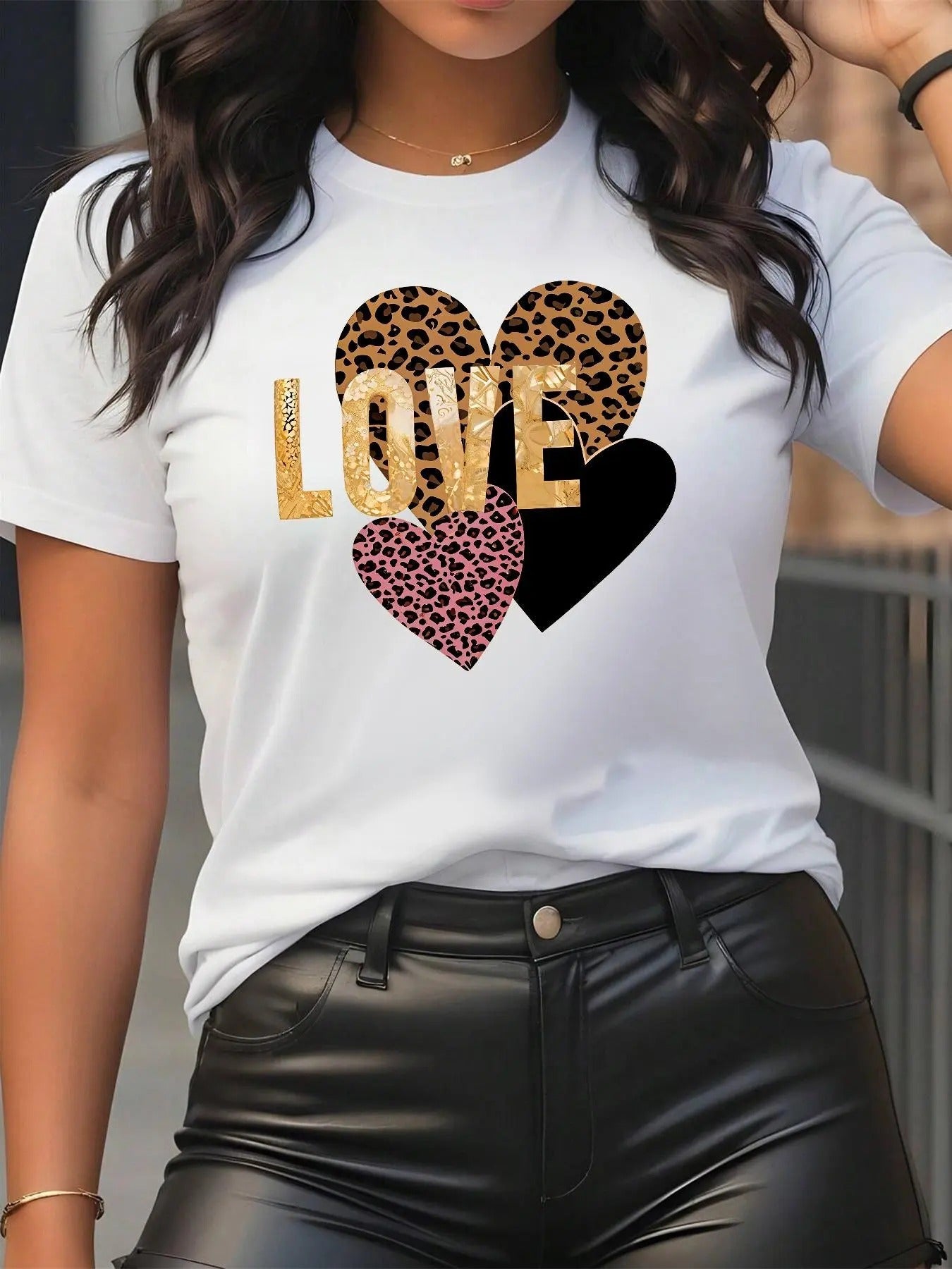 Women's Heart & Letter Print Round Neck Tee, Fashion Casual Leopard Print Crew Neck T-Shirt for Daily Holiday Vacation Outdoor Wear, Ladies Clothes for Summer